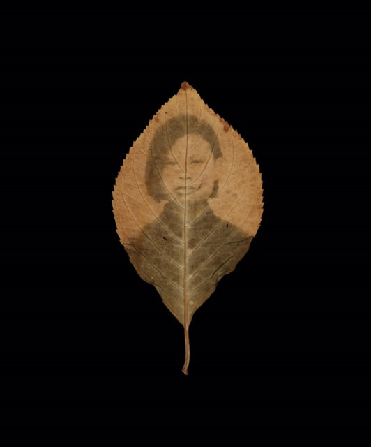 Binding: Hardcover
Description: A two - volume collection of materially ingenious photographs responding to identity and the American landscape Binh Danh was born in Vietnam and immigrated to the US in 1979.