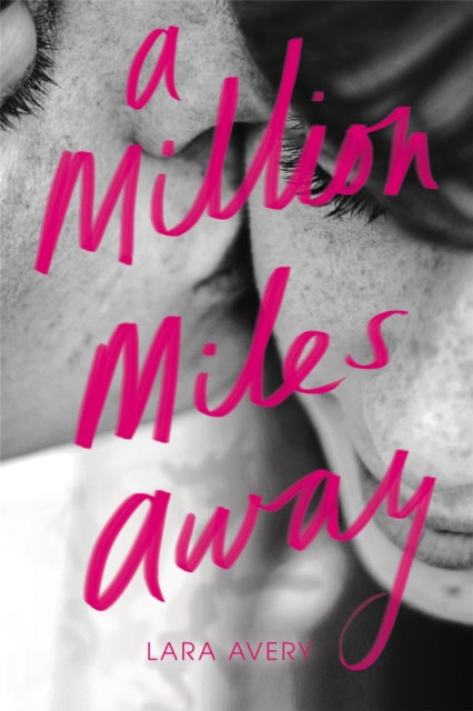 Binding: Paperback
Description: Twin sisters Kelsey and Michelle Maxfield look identical - - but they couldn't be more different. Kelsey is the captain of the dance team and loves her cute college boyfriend Davis.