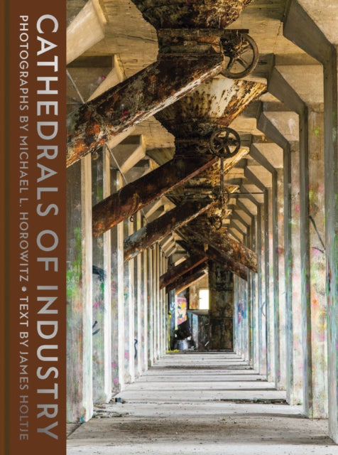 Binding: Hardcover
Description: A stunning photographic tour of more than 20 sites both abandoned and operational that are emblematic of America's industrial heritage.