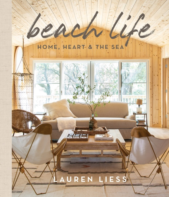 Binding: Hardcover
Description: Lauren Liess the bestselling author of Habitat Down to Earth and Feels Like Home explores the allure and magic of coastal living. Thoughtful nostalgic inspiring and laid - back Beach Life delves into life by the sea and why we are drawn to it.
