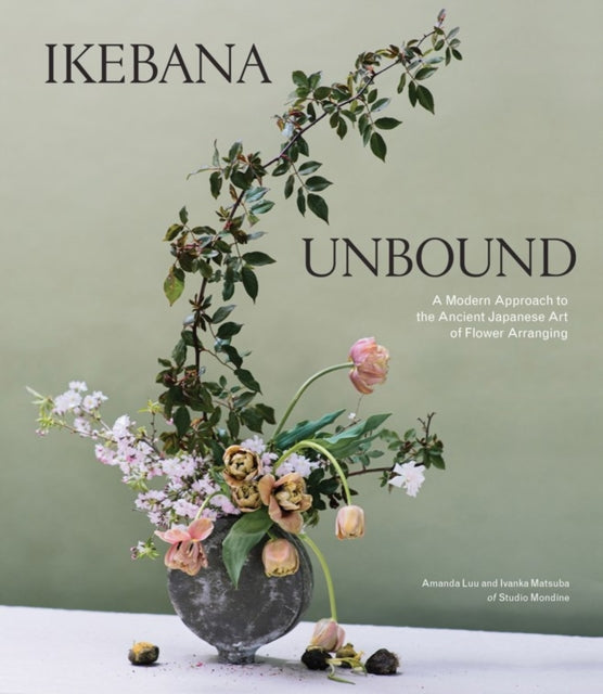 Binding: Hardcover
Description: Named a Best Interior Design Book of 2020 by Food 52 " A modern take on a centuries - old art that's breathtakingly simple. Booklist starred review At its heart the Japanese art of ikebana is about celebrating an intimate connection with nature.