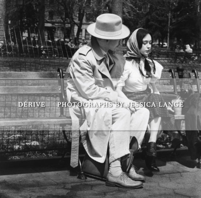 Binding: Hardcover
Description: Award - winning actress third power House title a collection of street photography made during the pandemic in New York City; French for drift.