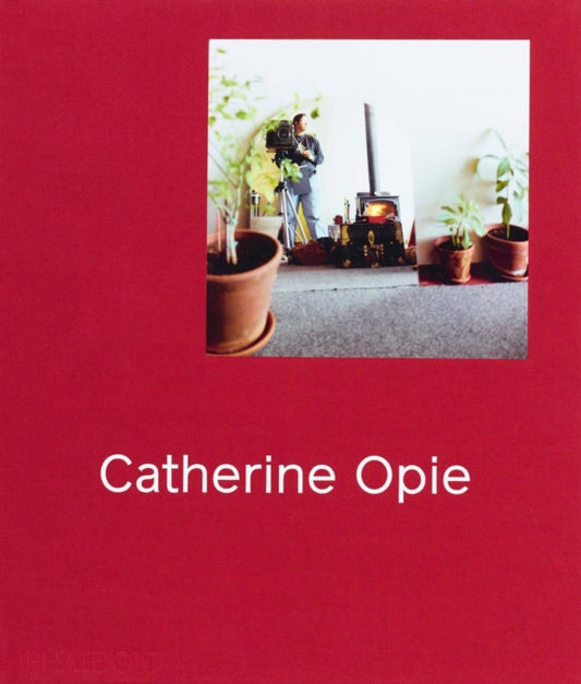 Binding: Hardcover
Description: Long awaited the first survey of the work of one of America's foremost contemporary fine art photographers For almost 40 years Catherine Opie has been documenting with psychological acuity the cultural and geographic identity of contemporary America.
