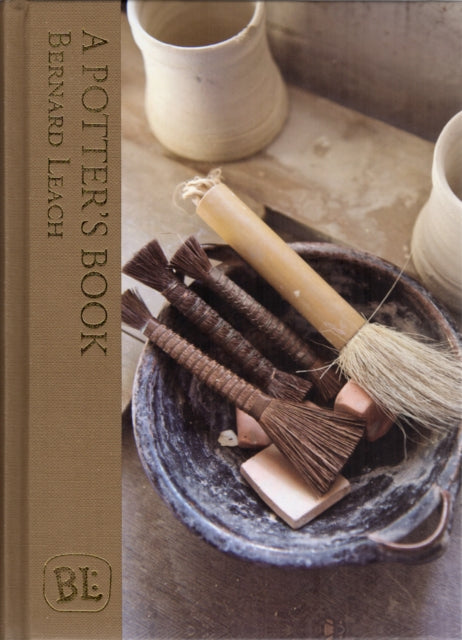 Binding: Hardcover
Description: Written by Bernard Leach the father of British studio pottery this seminal book is the first treatise to be written by a potter on the workshop traditions handed down from the greatest period of Chinese ceramics in the Sung dynasty.