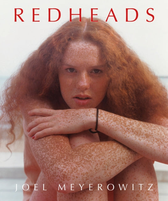 Binding: Hardcover
Description: Photographer Joel Meyerowitz (born 1938) began photographing redheads in 1978 against the contrasting blue backdrop of Cape Cod. The portraits from this period are collected in this new edition of Meyerowitz's 1991 photobook Redheads featuring 16 additional images.